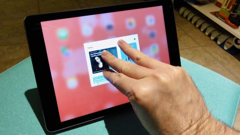 five finger gesture on ipad