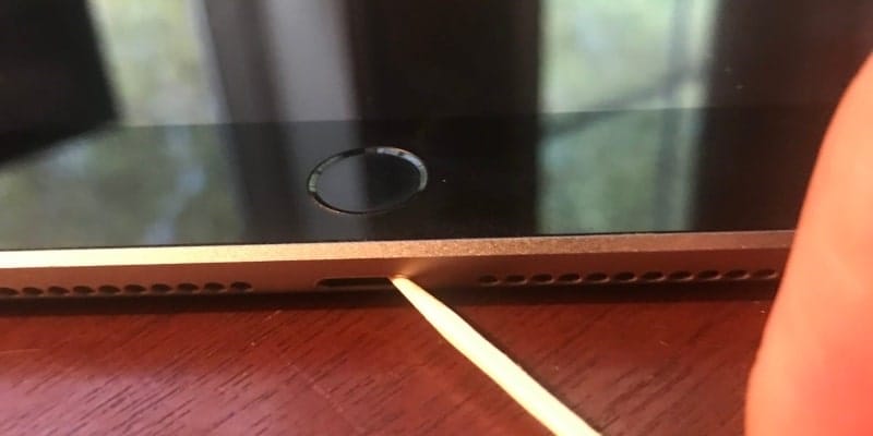 clean ipad charging port