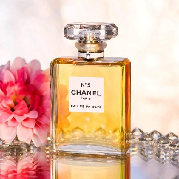 chanel perfume christmas gift