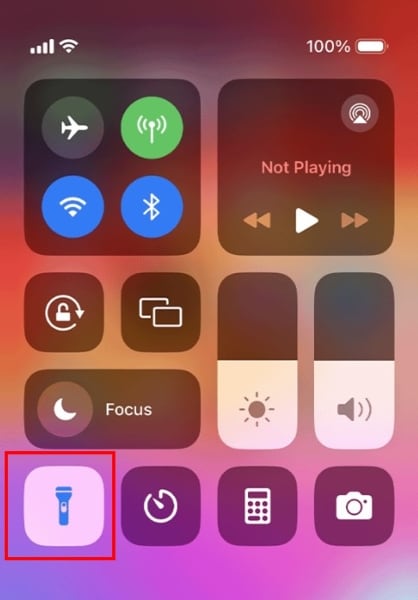 turn off flashlight from control center